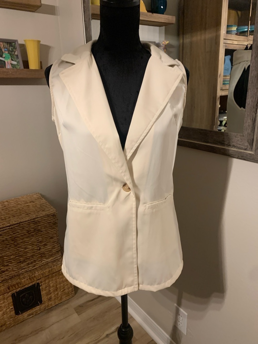 Japna Cream Sleeveless Blazer Vest